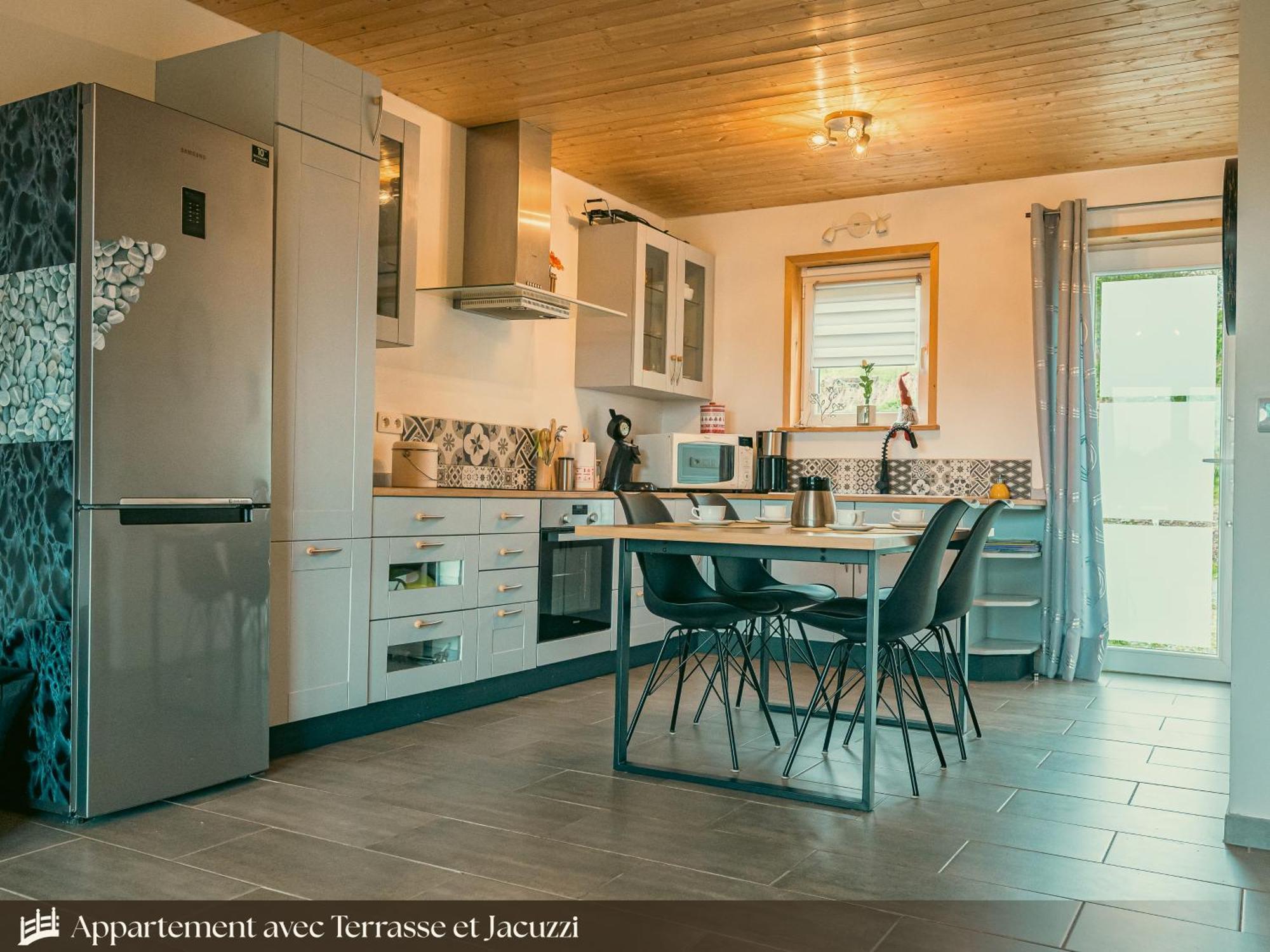Les Appartements Du Pont Alsort Froid-Chapelle Exteriör bild