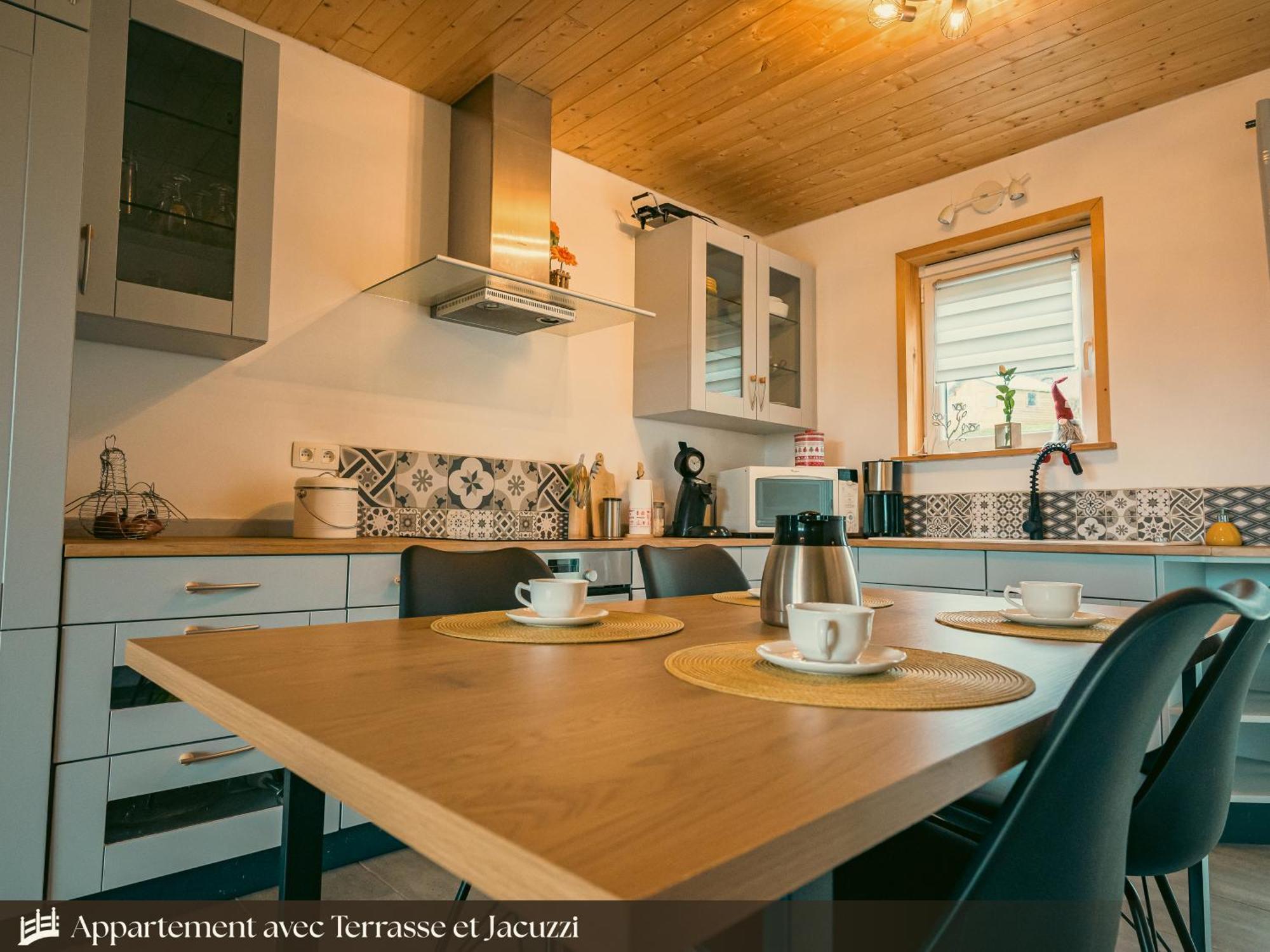 Les Appartements Du Pont Alsort Froid-Chapelle Exteriör bild